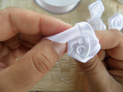 نقره لتكبير أو تصغير الصورة ونقرتين لعرض الصورة في صفحة مستقلة بحجمها الطبيعي